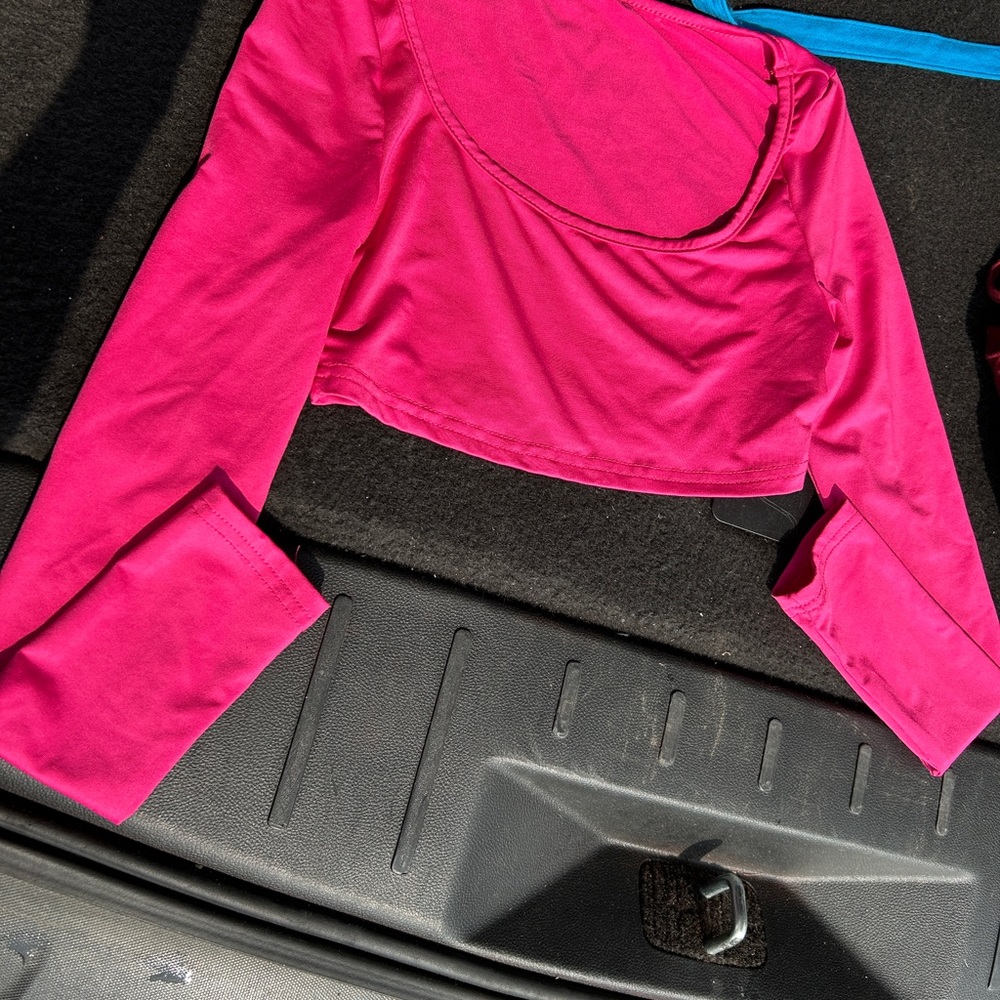 SHEIN Pink Fitted Crop top